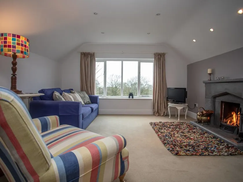 MAES Y CREGYN, pet friendly, country holiday cottage in Marianglas - Image 1