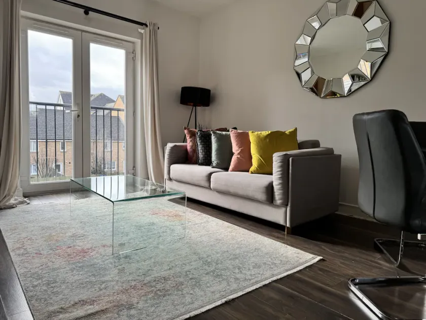 Havana 2 bed Apartment in london - Image 1