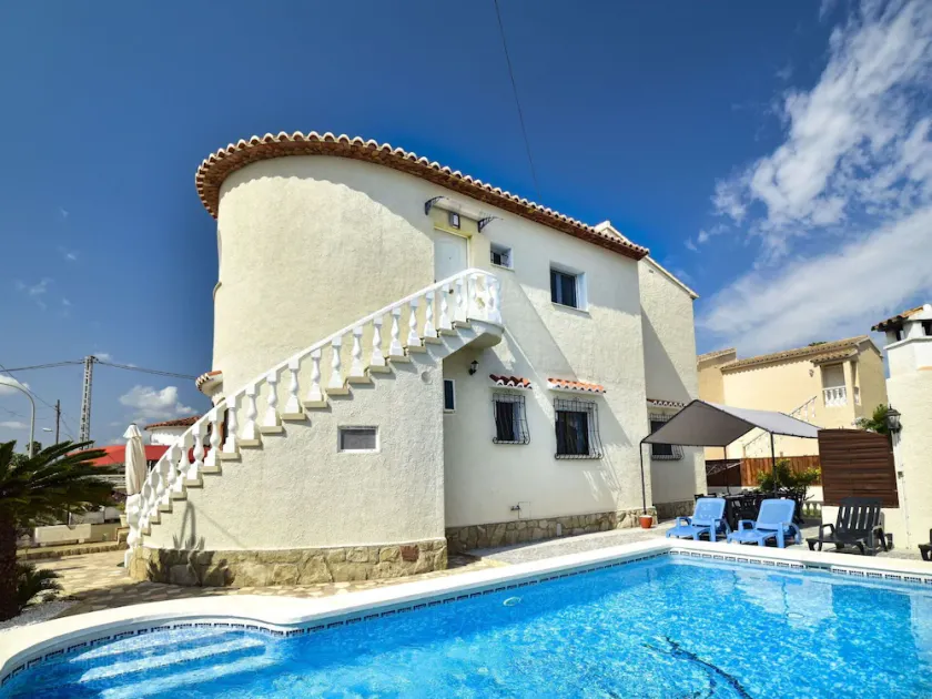 Splendida villa indipendente per 12 persone con WIFI, A/C, piscina privata, TV e patio - Image 1
