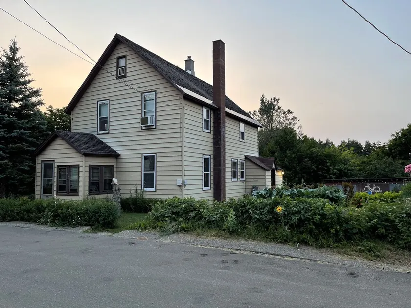 Completely remodeled lower unit in historic 1880's house. - Image 1