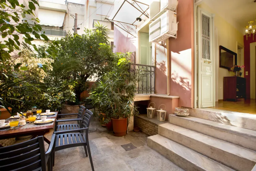 Acropolis Neoclassical Mansion by YHA - Image 1