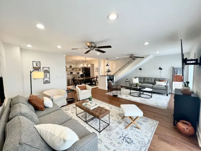 NEW Cicero LAKE HOUSE - Sleeps 9 - Image 1