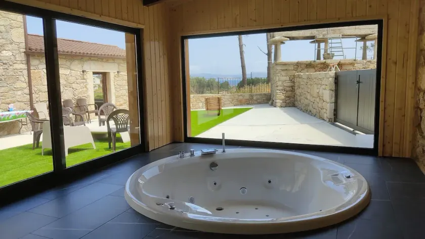 Complete House with the best of a rural environment and just 1km from the beach - Image 1