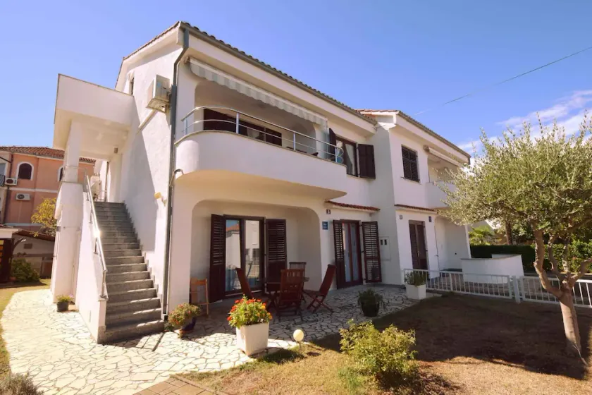 Studio with balcony and internet - Image 1