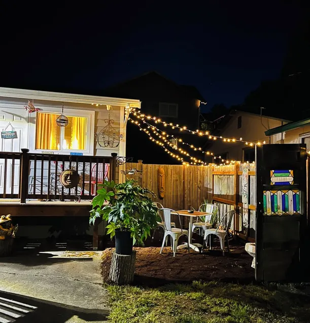 Book one week or more and get 10% discount\nStylish 2 BR Suite in West Seattle!\n - Image 1