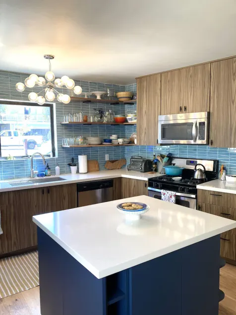 Updated Mid-Century beach house --10 minute walk to the beach - Image 1