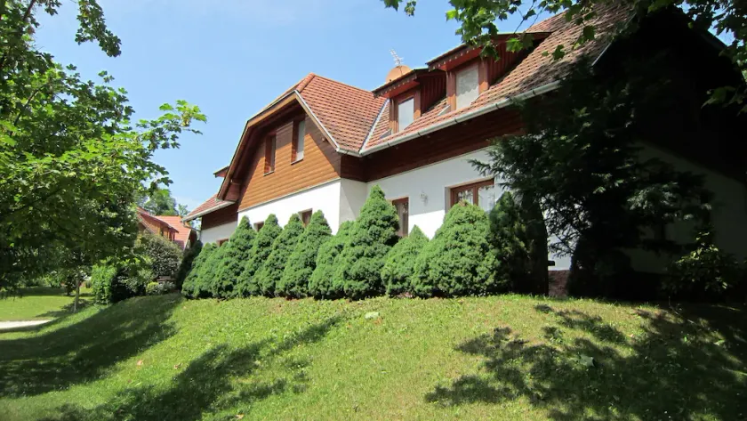 Ground floor apartment with a large terrace - Image 1