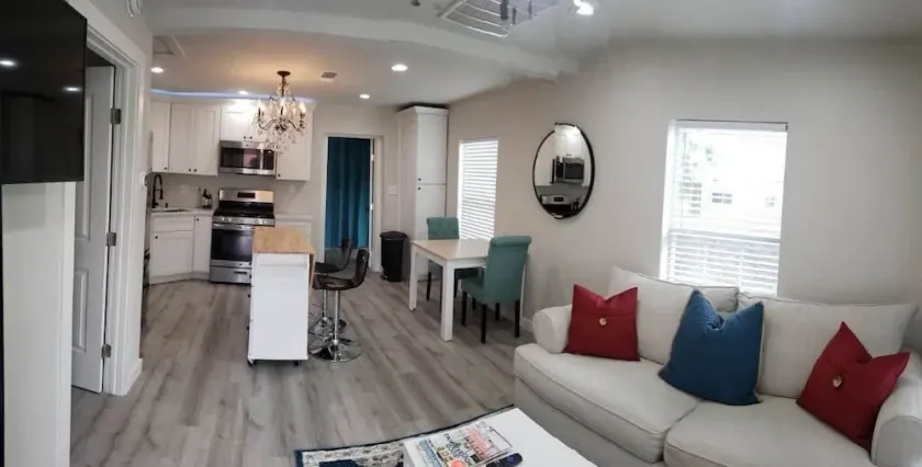 Pet Friendly Little White House - Image 1