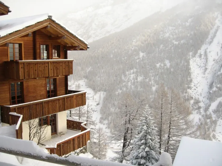 Homely and Sunny 3 Bedrooms Chalet to Enjoy Vacation or Work in High Mountains - Image 1