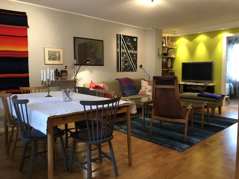 Bright & cozy apartment in a central & popular area next to main fairs & events - Image 1