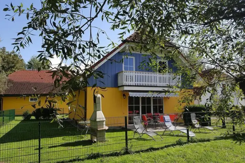 Ferienhaeuser am Kummerower See in Verchen - Image 1