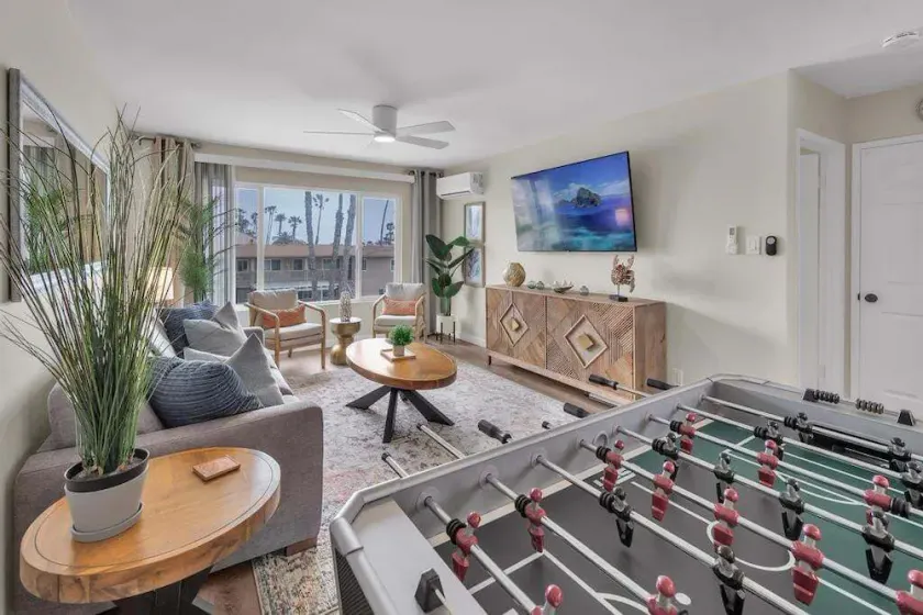 Tower 9 Oceanside, 1BD Boutique Retreat, Steps from the Beach, Sleeps 4 - Image 1