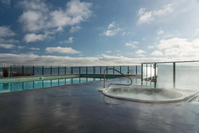 Tillicum Tidal Retreat - Image 1