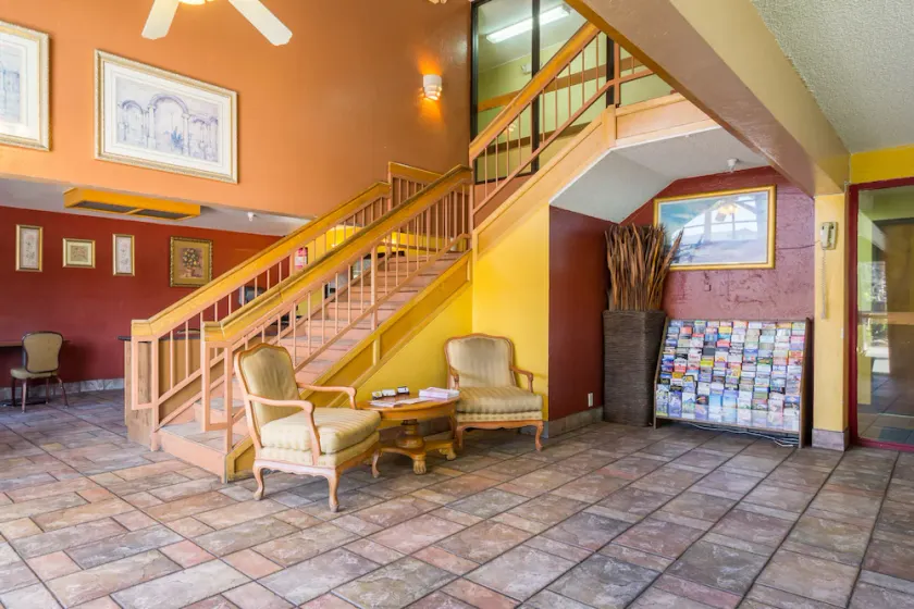 A Victory Inn Tolleson - Image 1