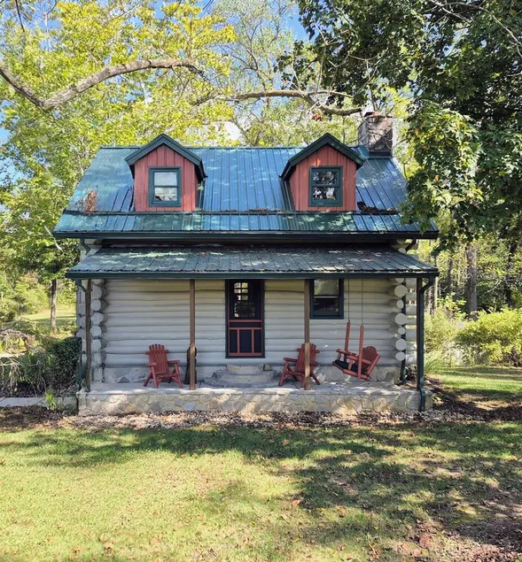 All season getaway. Relax at The \"Wilberness\" Log Cabin close to Rocky Fork Lake - Image 1