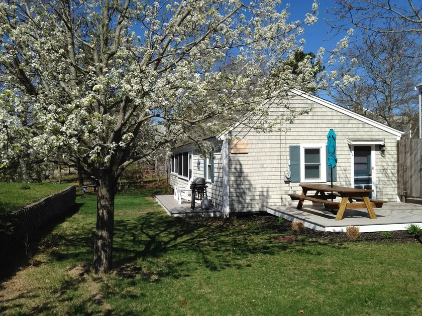 Steps to Cooks Brook Beach! A/C, Heat, Wifi, Outdoor Shower, Gas Grill - Image 1