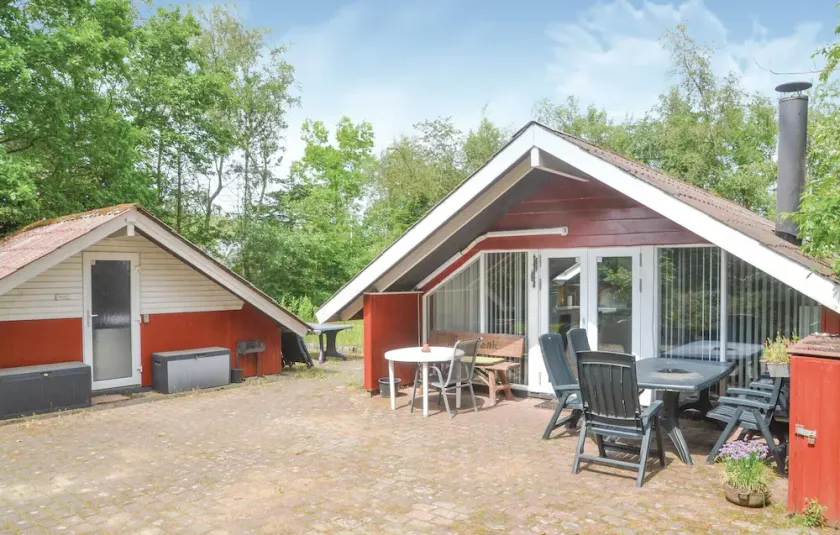 3 Bedroom Stunning Home In Ansager - Image 1