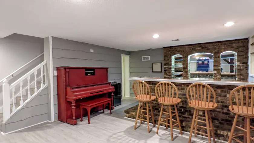 5BR Colonial Retreat w Heated Pool & Hot Tub Near St. Joe Beaches, Winery & Golf - Image 1
