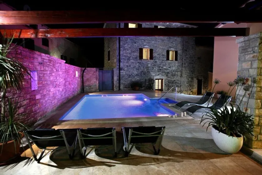 HEATED OUTDOOR POOL + Spa Whirlpool + Sauna: Stone villa with private pool - Image 1