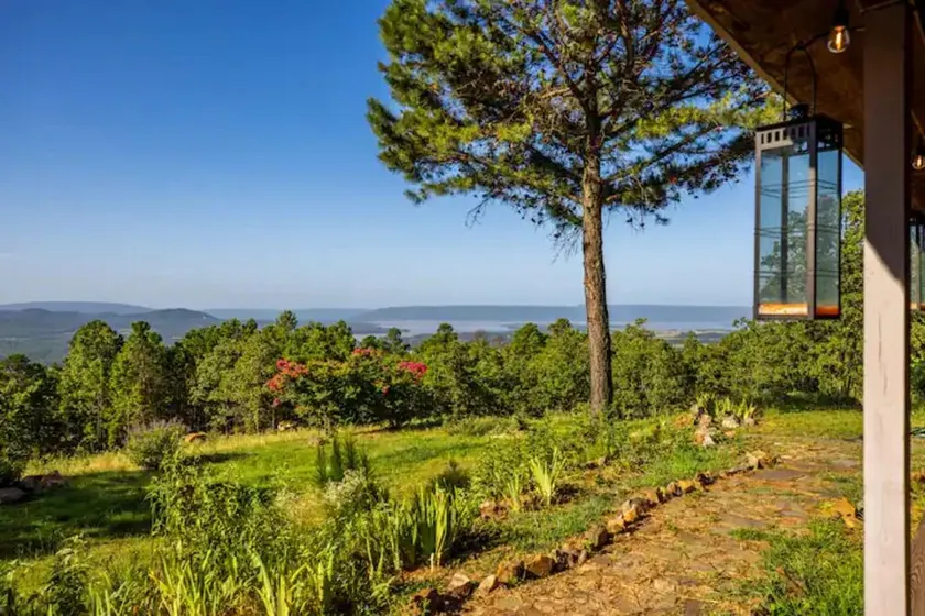 Lakeview Lodge - Sardis Lake, OK - Image 1