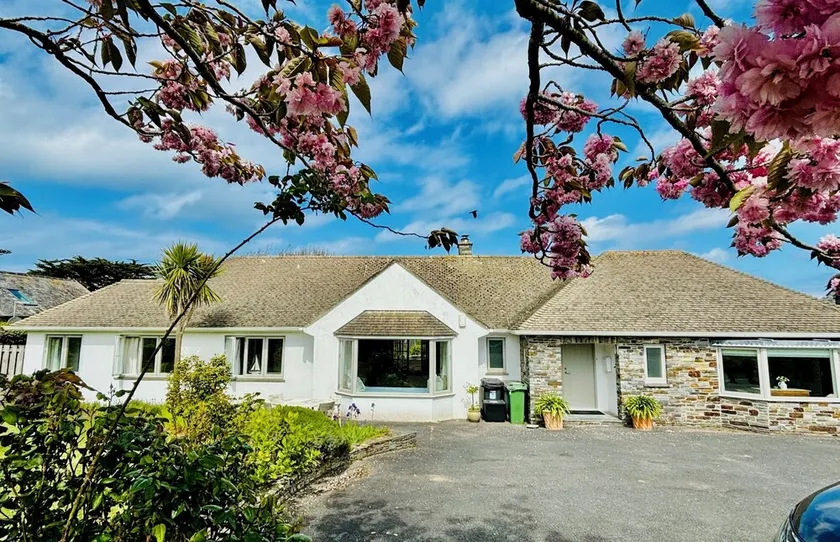 Fantastic Holiday House Near Stunning Beach and Golf - Image 1