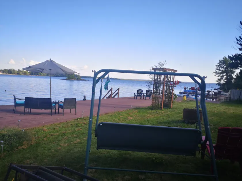 Sunset Lakefront Paradise, 1 bedroom w/balcony - Image 1