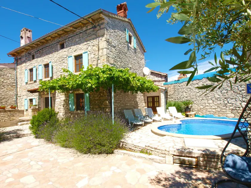 House 661/1576 (Istria - Barban), 20000m from the beach - Image 1