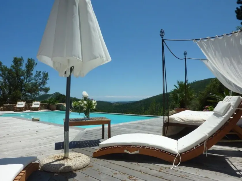 Villa de lujo reciente en un pueblo encantador cerca de Porto-Vecchio - Image 1