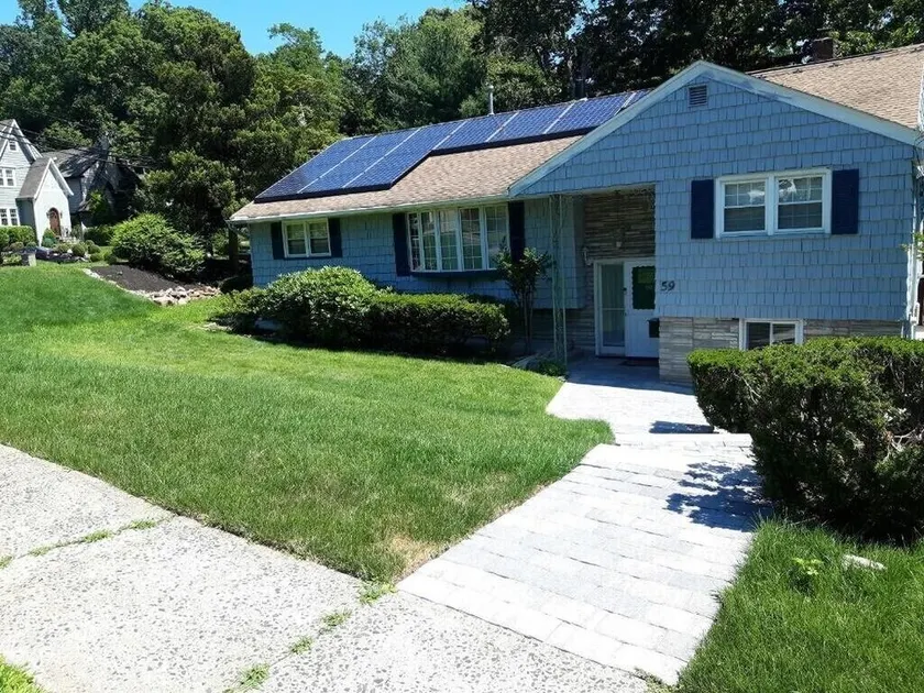 Newly renovated 5 bedroom house! - Image 1