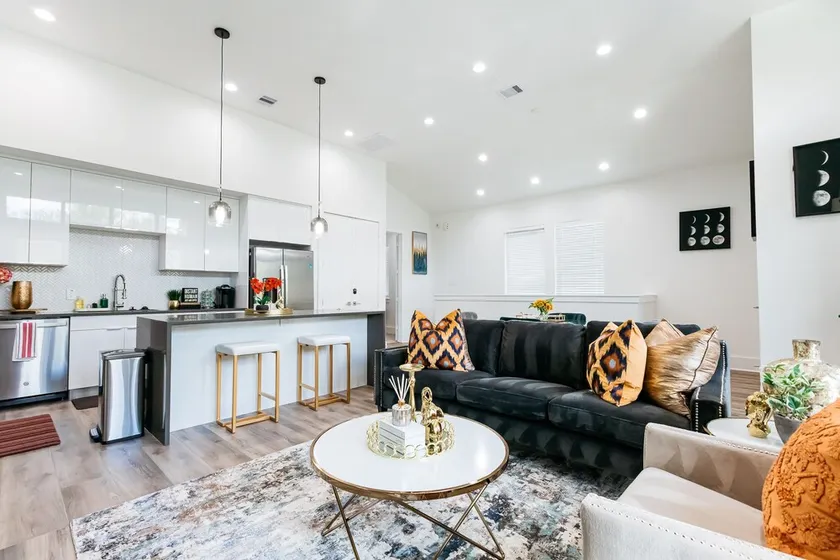 Contemporary Luxe home 10mins from DT Houston - Image 1