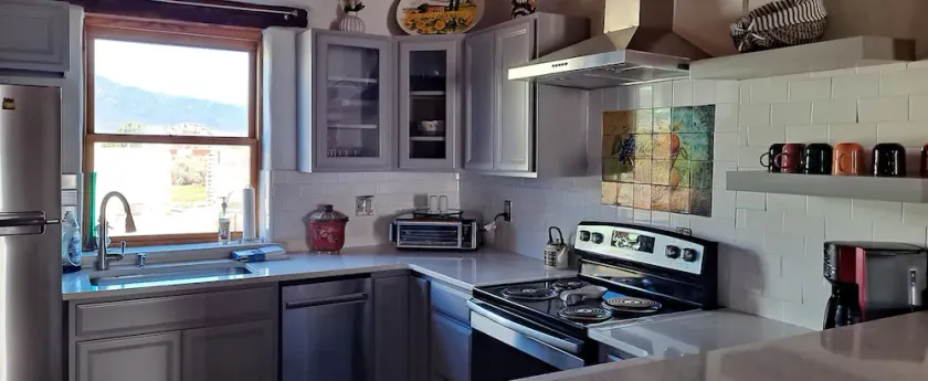 Cozy Spanish Casita - Image 1
