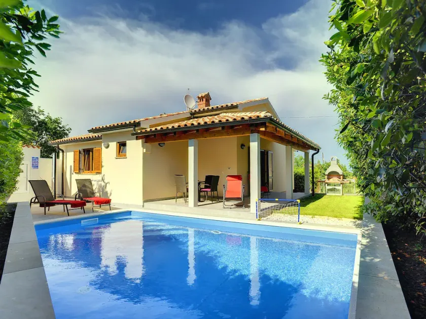 Detached Modern Villa With Pool and Fenced Yard Near the Sea - Image 1