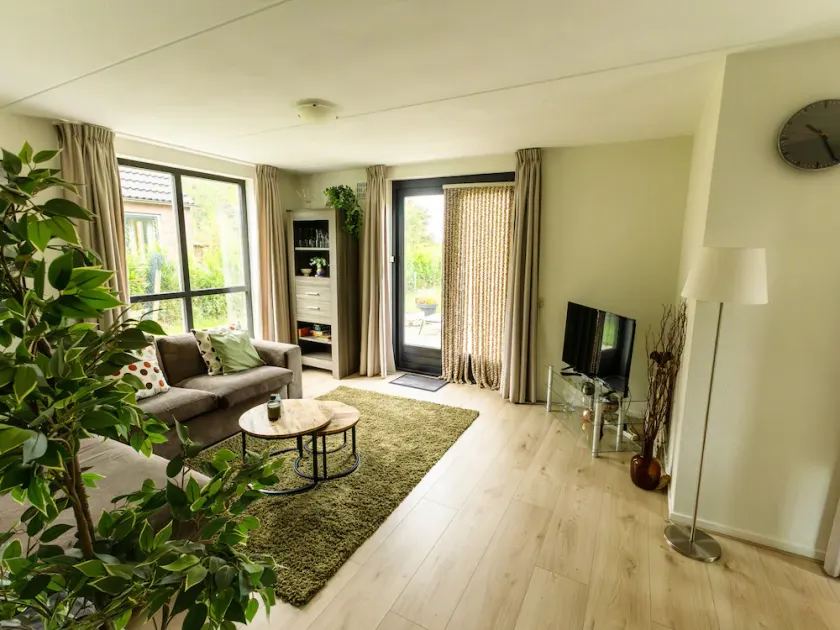 Lovely vacation home near forest and water - Image 1