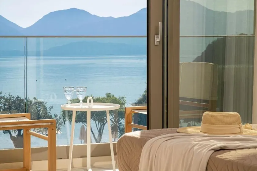 Edem Beachfront Luxury Villa - Image 1