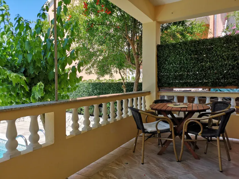 Appartement d'une chambre avec la terrasse Banjol, Rab (A-11382-c) - Image 1