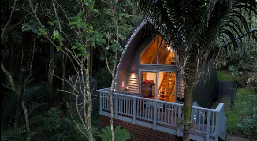 Onetangi Forest Chalet - Image 1