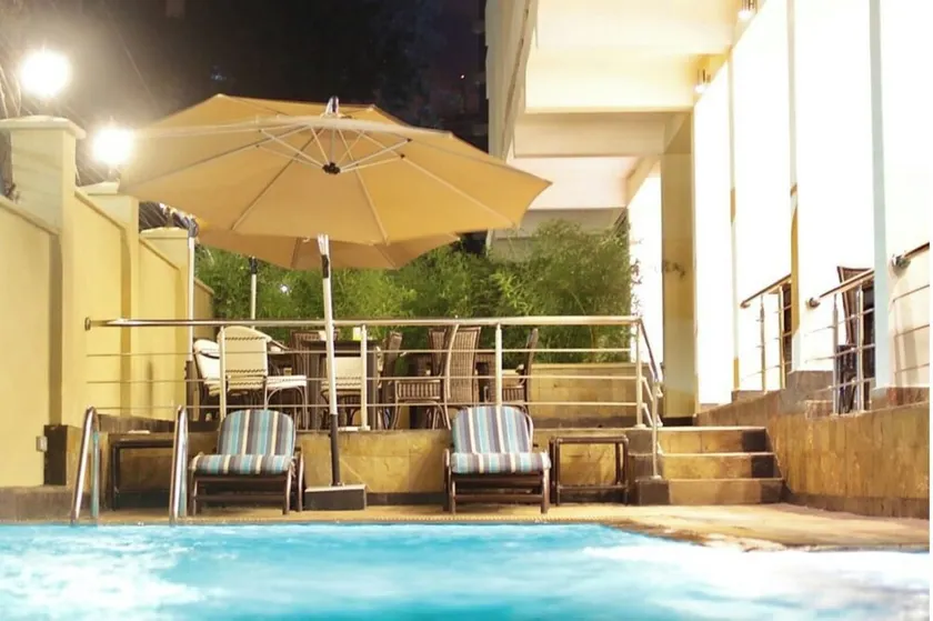 Reata Apartment Hotel - Image 1