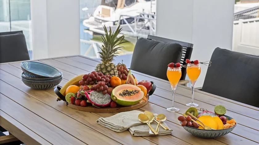 Hamptons House - Stylish Waterfront - Holiday Yamba - Image 1