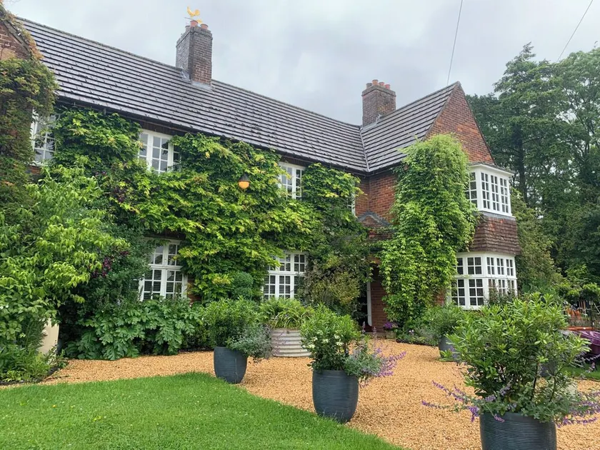 2 bedroom accommodation in Kidlington, near Woodstock - Image 1