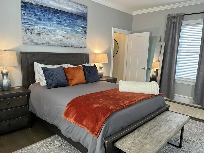 Downtown Plymouth Historic Waterfront Luxury Apartments Ocean View - Image 1