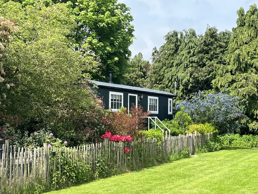 SHEPHERD'S RETREAT - Image 1