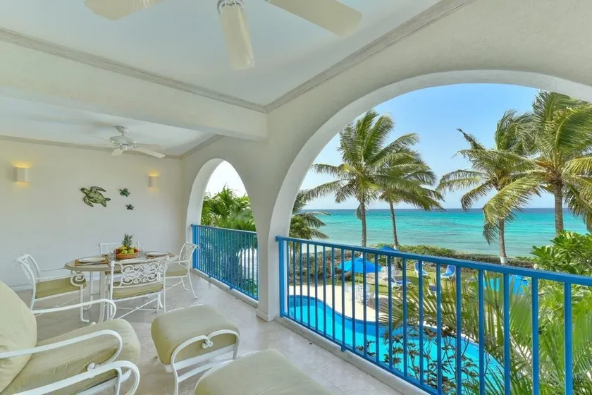 Maxwell Beach Villas 201 en la playa en Barbados - Image 1