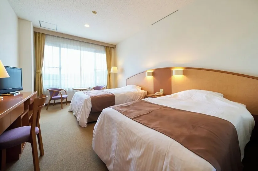 Westernstyle twin room with bathroom and toilet / Soja Okayama - Image 1