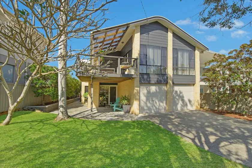 Amara - Pet Friendly Beachside Escape - Image 1