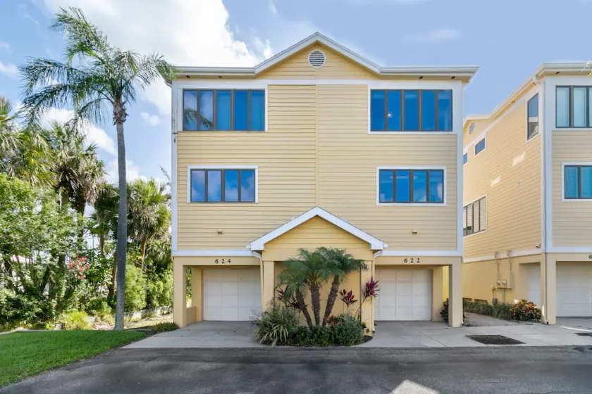 Cedars East # 622: 2 BR / 2. 5 BA Townhome on Longboat Key by RVA, 6 sovepladser - Image 1