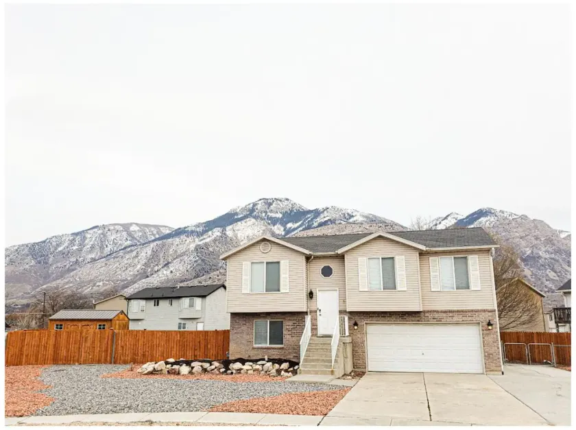 Ogden Home+Hot Tub+New Remodel+Playset+Mtn Views+Large Fenced Yard+Gazebo+RV Pad - Image 1