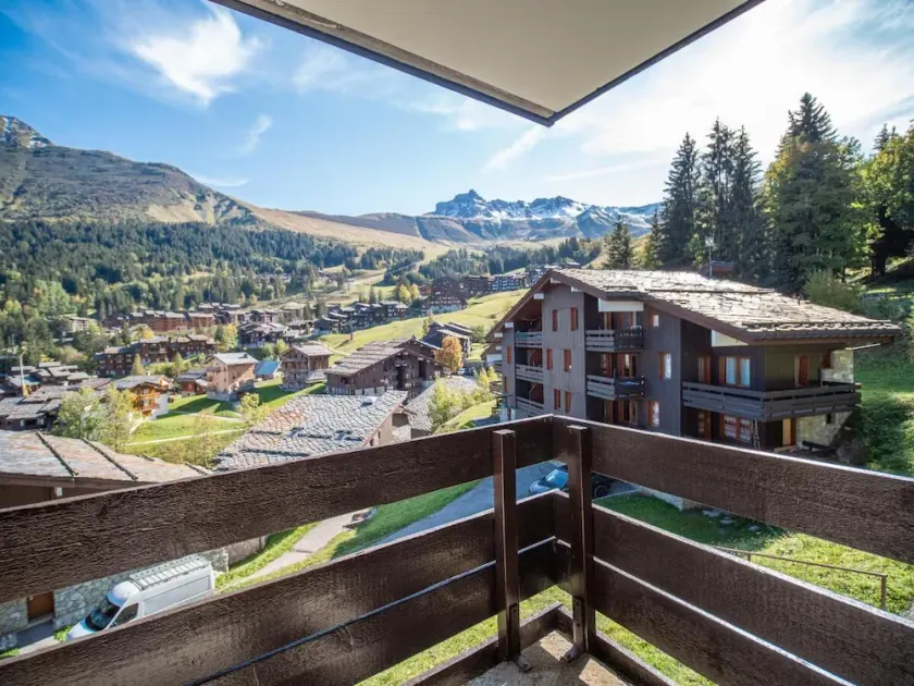 À 100m des pistes de ski, 3ème étage, vue station, balcon, casier à ski, 27m², Valmorel - Image 1