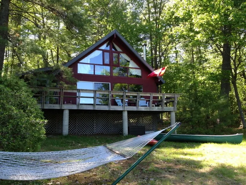 Lake House med 200 meter privat strand ved stranden og fantastisk udsigt over bjergene! - Image 1