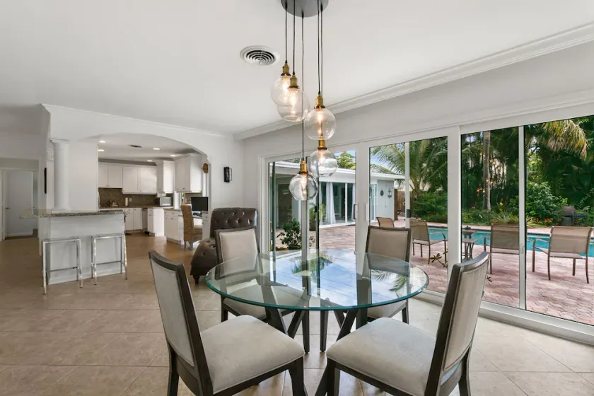 WALK 2 BEACH, HEATED POOL, PUTTING GREEN, 4be 2 ba, Tropical oasis - Image 1
