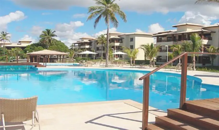 Furnished Village, 3 Suites with Air Conditioning, Security and Leisure Facilities, Close to the Beach - Image 1